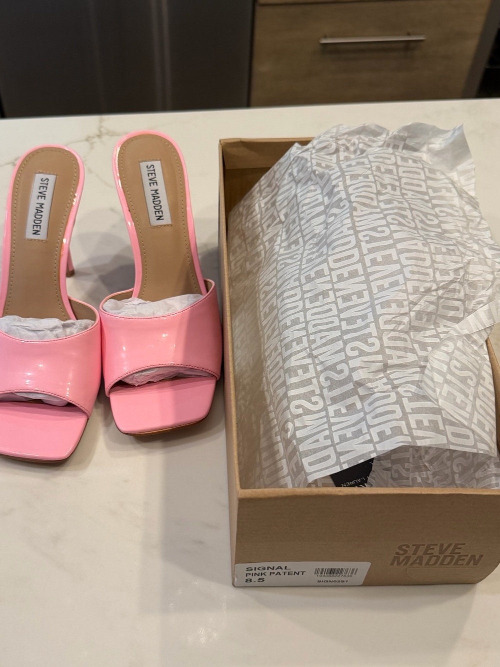 π Steve Madden Signal Pink Patent Heels - Picture 5 of 17